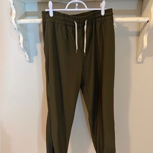 Vuori Womens Olive Joggers